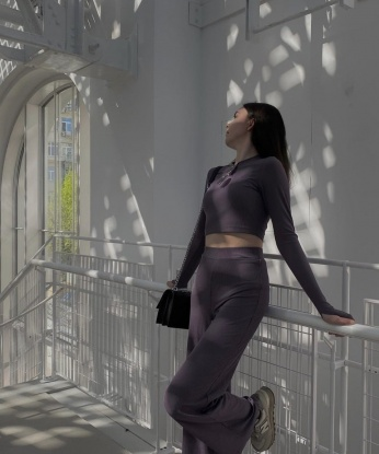 Милая и игривая блондиночка с огненным темпераментом и жгучими желаниями приглашает тебя попробовать настоящее наслаждение. Со мной ты забудешь обо всех проблемах и окунешься в мир удовольствия! 2355, 19 лет